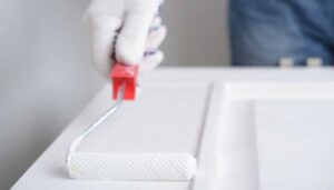 Lee más sobre el artículo El secreto para pintar puertas de madera como un profesional