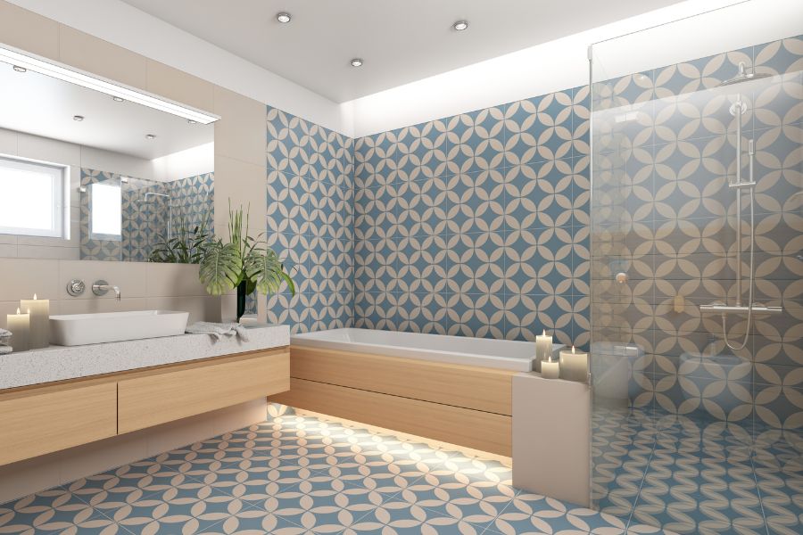 baño con paredes de azulejos